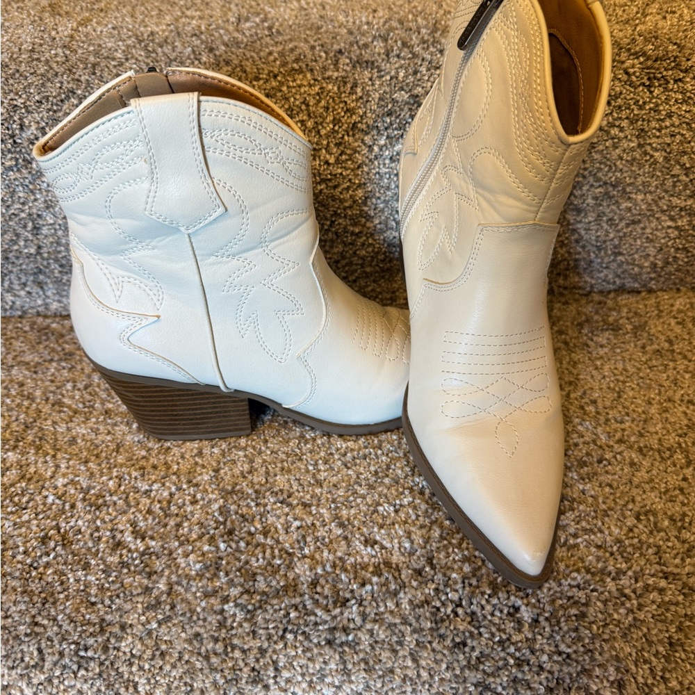 Indigo Cream Ankle Booties with Western Flair